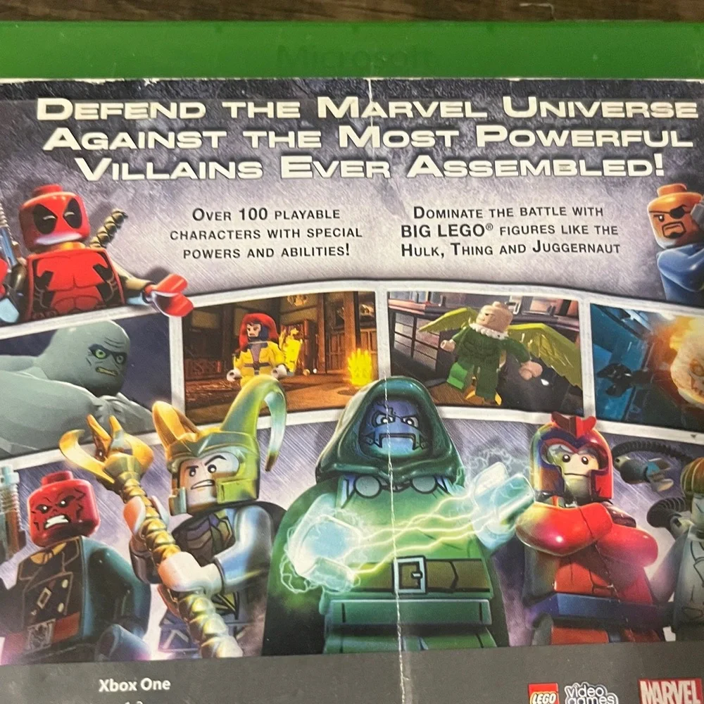 LEGO Marvel Super Heroes Xbox One Video Game - Green Case- EUC